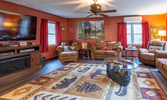 Sylva Cabaña | Moose Creek Cottage - Adorable mountain home located along a creek!