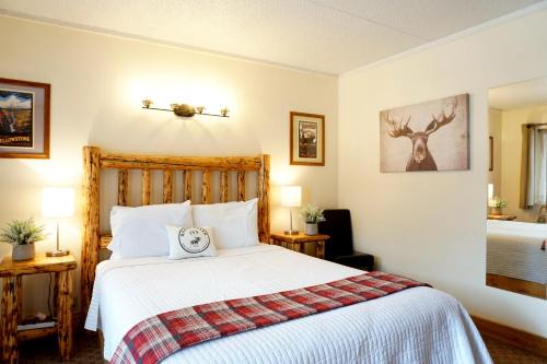 West Yellowstone Hotel | Moose Creek Inn