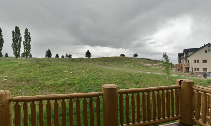 Eden Condominio | Moose Hollow Condo en Wolf Creek Utah Resort cerca del embalse de Pineview, Powder Mountain y Snowbasin