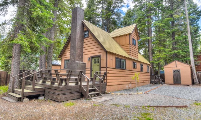 Tahoma Casa | Moose Manor w/ BBQ | Near Tahoe Hiking!