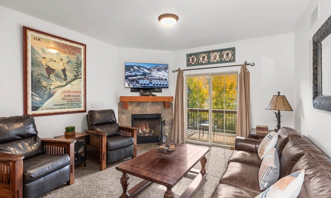 Bear Hollow Village Condominio | Moose Mgmt at Bear Hollow 1304: King bed-Top Floor-Office Space-Gym-Dogs Welcome