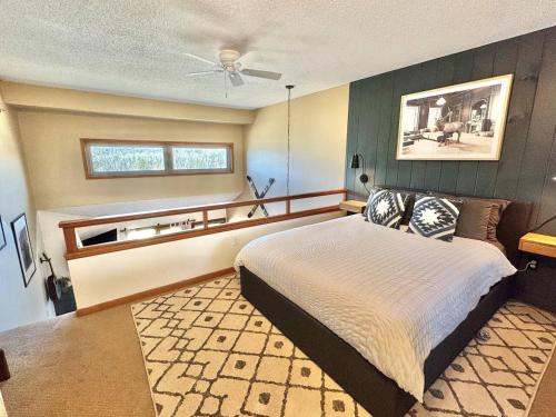 Lutsen Casa | Moose Mtn Retreat Ski in out Condo Pool Hot Tub Fire Pits