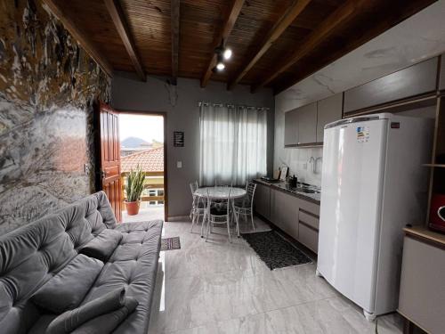 Carianos Apartamento | Moradas Desterro, próximo ao aeroporto 24
