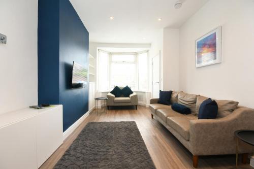 Chesterfield Casa | Morden house close to City centre & The Peaks
