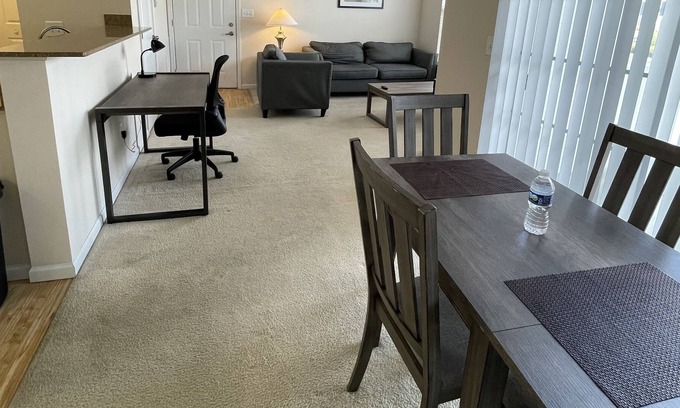 Columbus Apartamento | More space than a hotel and less than a hotel stay in Cbus, IN!