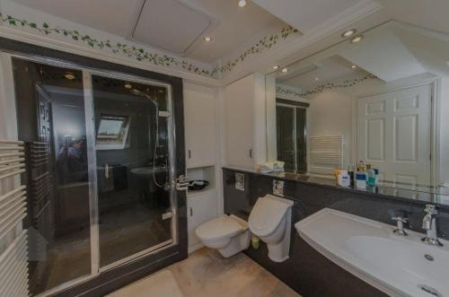 Bolton Casa | Morning Glory