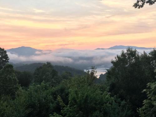 Almond Casa | Morning View Over Lake Fontana