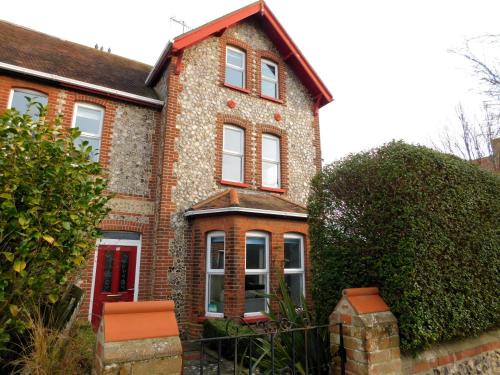 Sheringham Casa | Morris House