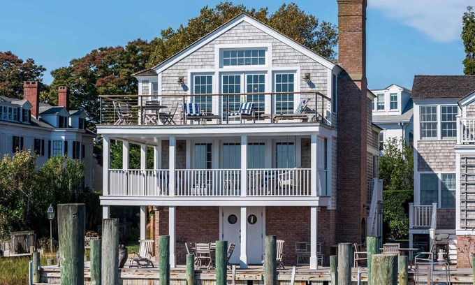 Edgartown Casa | Morse Ferry House - Deluxe Waterfront home on Edgartown Harbor w lighthouse view