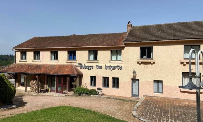 Quarre-les-Tombes Casa | Morvan, Ancienne Auberge des Brizards. Fishing and nature.