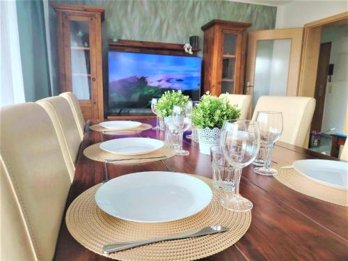 Karthause Apartamento | Mosel Ferienwohnung 3-Zimmer Garten Balkon Free Parking Netflix Premium Disney Premium