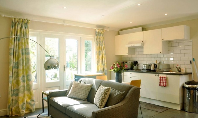 Moseley Casa | Moseley - House - Sleeps 4 - Parking - Garden