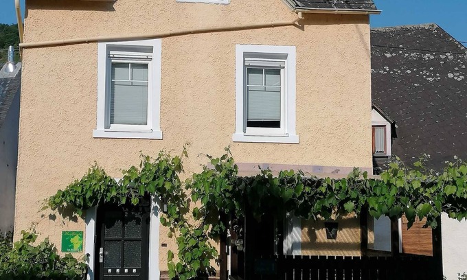 Zell Casa | Moselfrische - Fh con 2 dormitorios, ducha / WC, WC de invitados, terraza, máx. 4 P