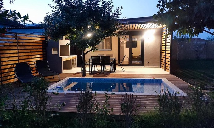 Nestos Casa | mosquito Luxury Studio