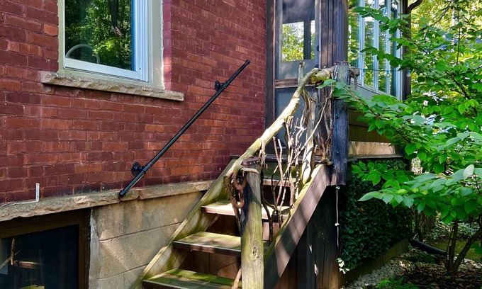 Oberlin Casa | Moss Cottage, Moss Cottage