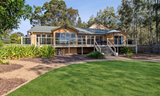 Mossy Point Casa | Tranquil Mossy Point home. Pet friendly.