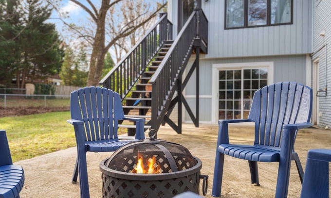 Raleigh Casa | Most Sought-After Area! 4-BR w/ Gym & Fire Pit!