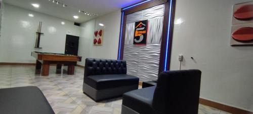 Quevedo Casa | Motel 5 Letras