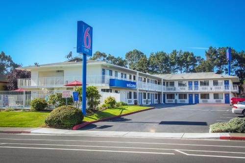 Pacific Hotel | Motel 6-Arcata, CA Cal Poly Humboldt