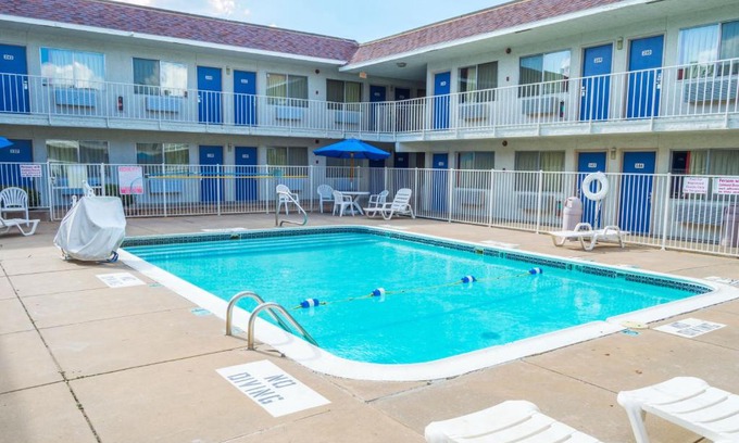 Ardmore Hotel | Motel 6-Ardmore, OK