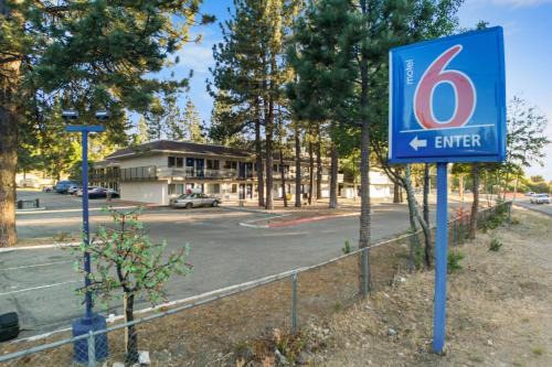 Big Bear Lake Hotel | Motel 6-Big Bear Lake, CA
