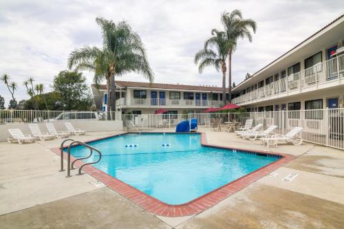 Camarillo Hotel | Motel 6-Camarillo, CA