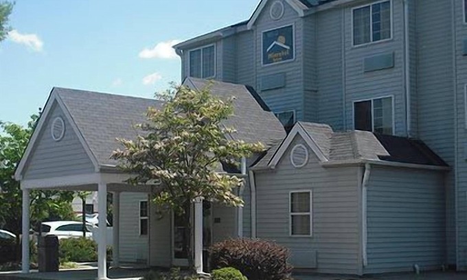 Sugar Creek Hotel | Motel 6 Charlotte, NC - University