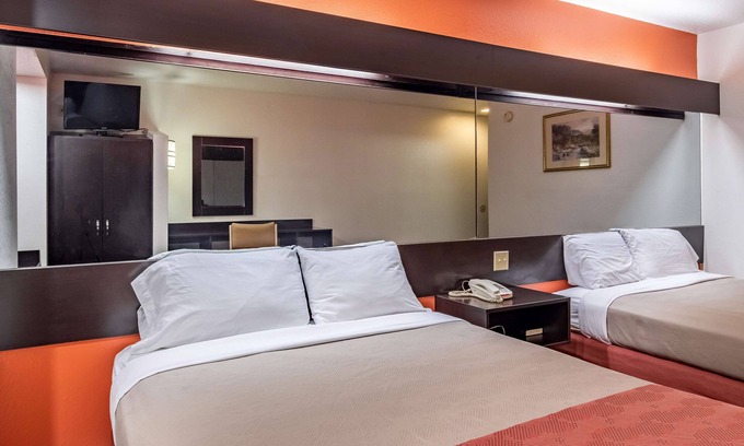 Downtown Chattanooga Hotel | Motel 6 Chattanooga, TN - Downtown