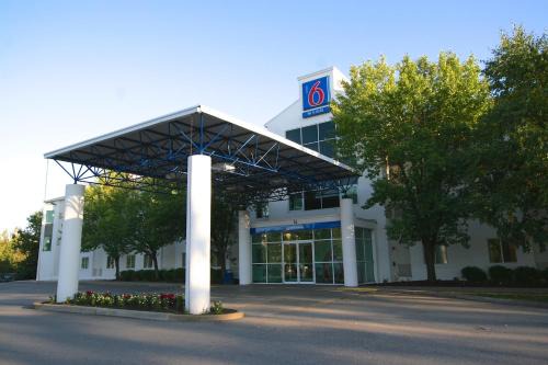 Burlington Hotel | Motel 6-Colchester, VT - Burlington
