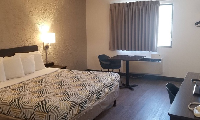 Elk Grove Village Hotel | Motel 6 Elk Grove Village, IL - O'Hare