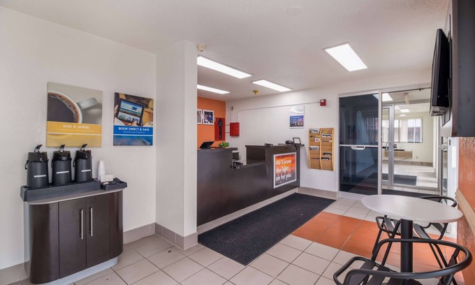 Fargo Hotel | Motel 6 Fargo, ND - West Acres - North Fargo