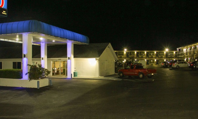 Fayetteville Hotel | Motel 6 Fayetteville, AR