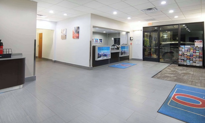 West Meadowbrook Hotel | Motel 6 Fort Worth, TX - Downtown East