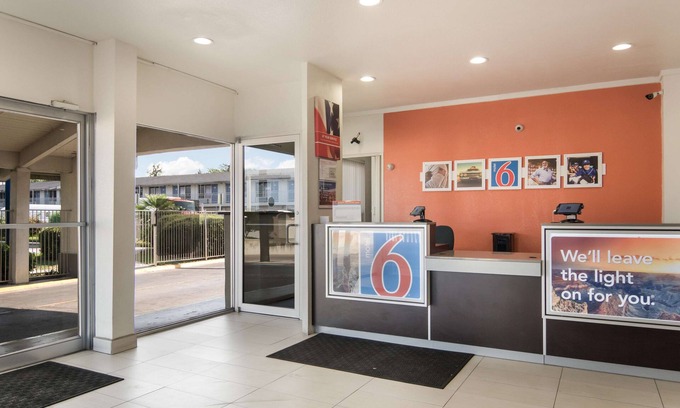 Fort Worth Hotel | Motel 6 Fort Worth, TX - Seminary