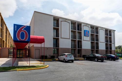Jackson Hotel | Motel 6 Jackson, TN
