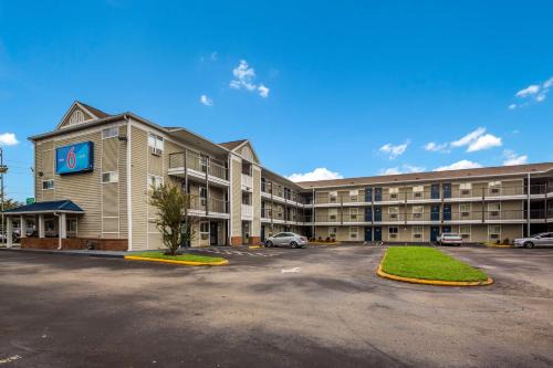 Southside Hotel | Motel 6-Jacksonville, FL - South