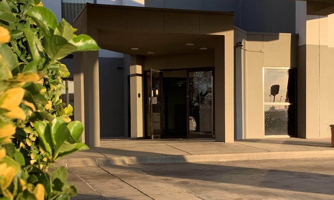 Lewisville Hotel | Motel 6 Lewisville, TX - Medical City
