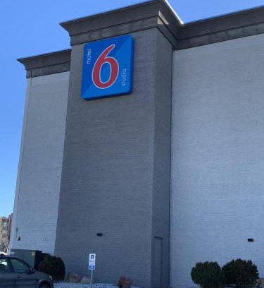 Highlands Hotel | Motel 6-Lincoln, NE - Airport