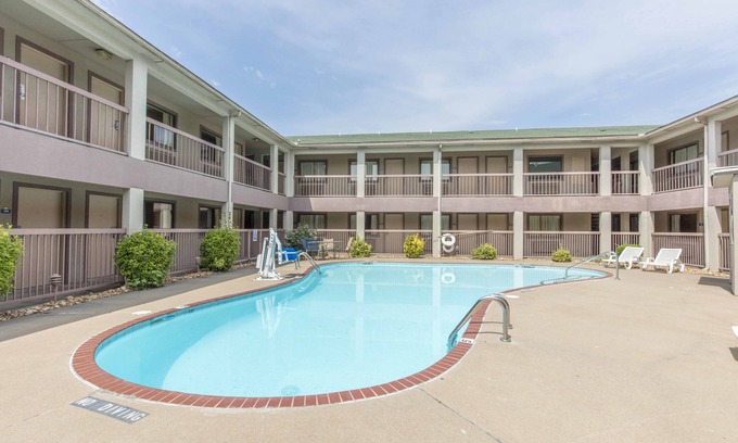 Downtown Little Rock Hotel | Motel 6 Little Rock, AR - Airport