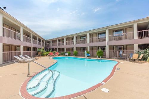 Downtown Little Rock Hotel | Motel 6-Little Rock, AR - Airport