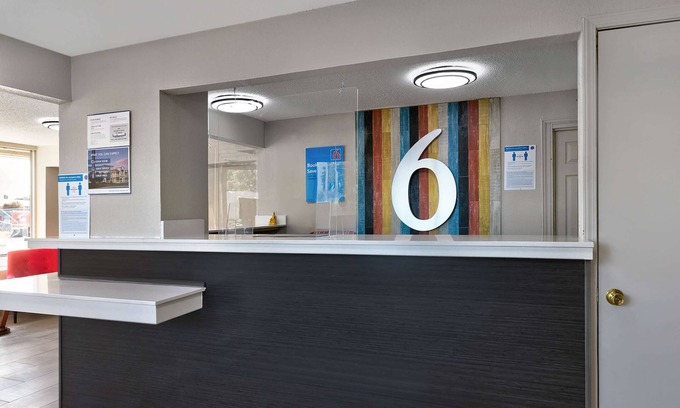 McDonough Hotel | Motel 6 McDonough, GA
