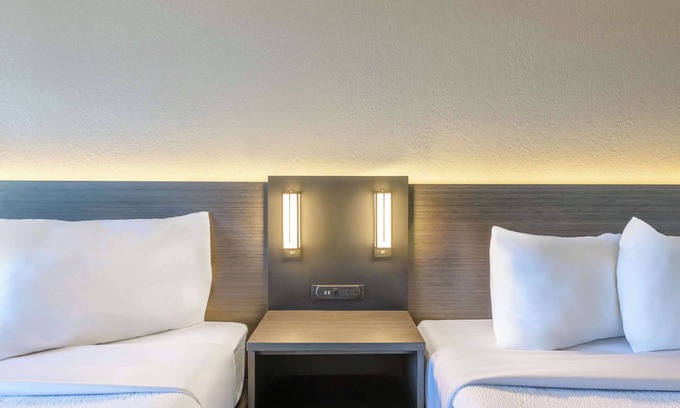 Ocala Hotel | Motel 6 Ocala, FL - Conference Center