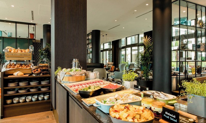 Deutz Hotel | Motel One Köln-Messe