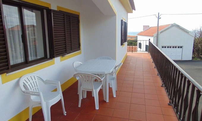 Lajes das Flores Apartamento | Mother-in-Law's House 1