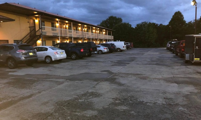 Madisonville Hotel | Motor Inns Of America