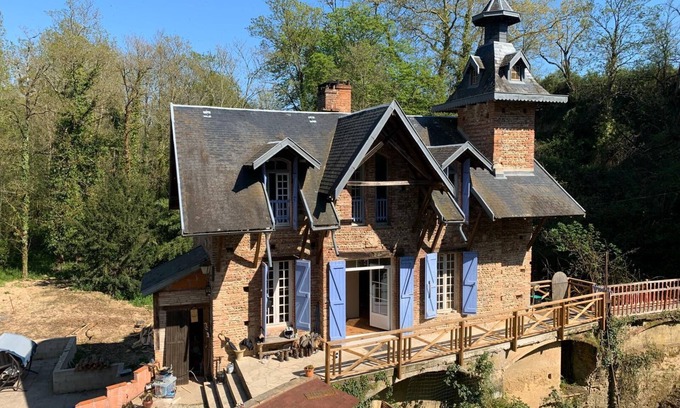 Lisle-sur-Tarn Casa | Mouline in a green setting and private swimming pool not overlooked