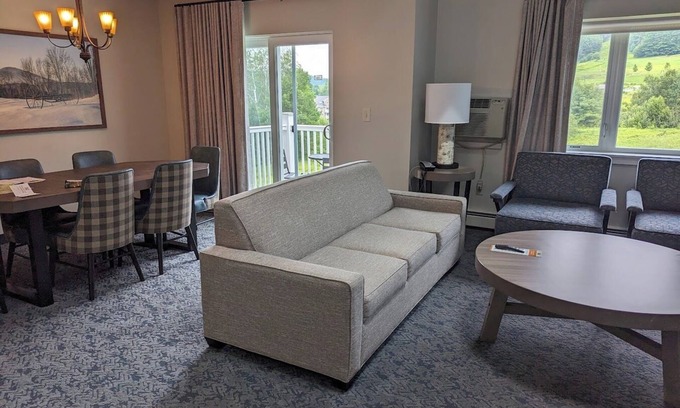 Brownsville Complejo | Mount Ascutney Beautiful 1 Bedroom Resort In Brownsville Vermont an IHG Vacation