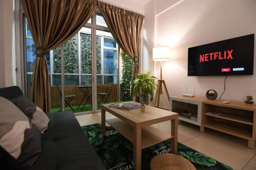 Tebrau Apartamento | Mount Austin Midori Green 8 Pax Free Wi-Fi 500Mbps Netflix