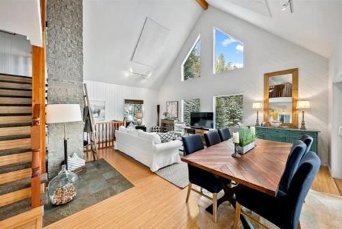 Enterprise Casa | Mount Howard Chalet