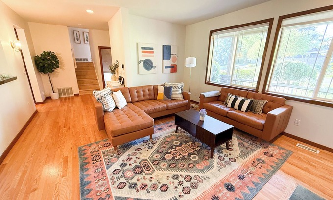Renton Casa | Mountain Base Home near Seattle & Bellevue | Gym & Game Room